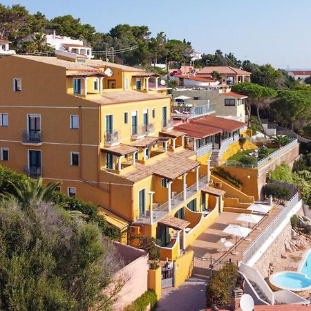 Lu' Hotel Maladroxia SantʼAntìoco 外观 照片