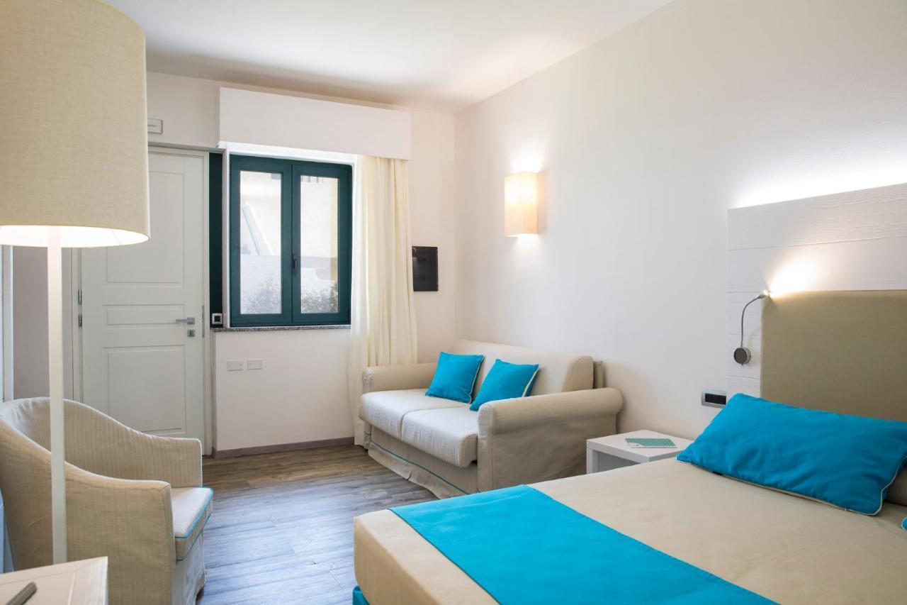 Lu' Hotel Maladroxia SantʼAntìoco 外观 照片