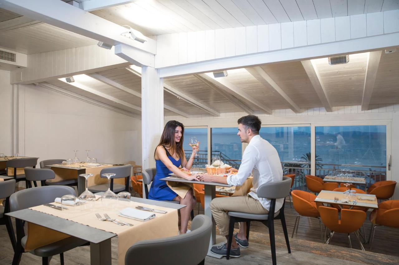 Lu' Hotel Maladroxia SantʼAntìoco 外观 照片