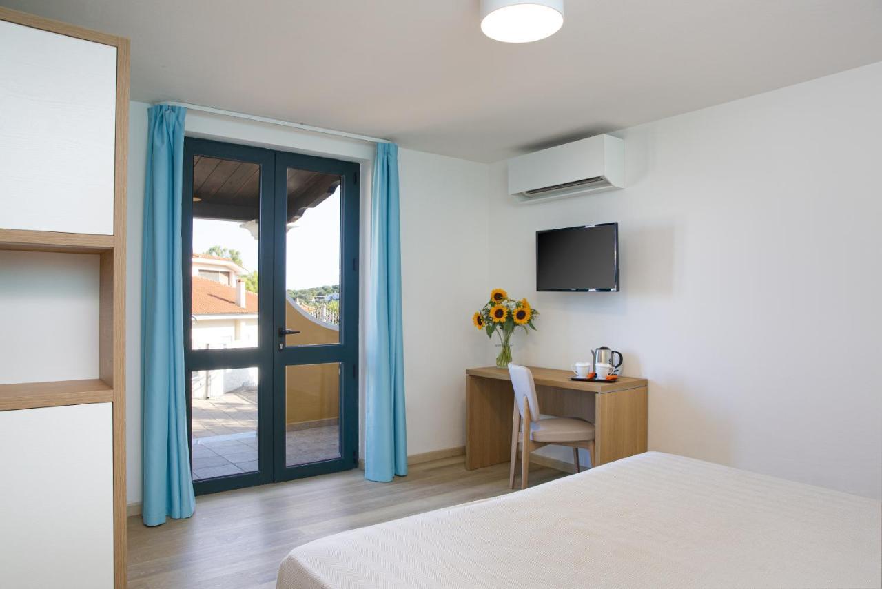 Lu' Hotel Maladroxia SantʼAntìoco 外观 照片