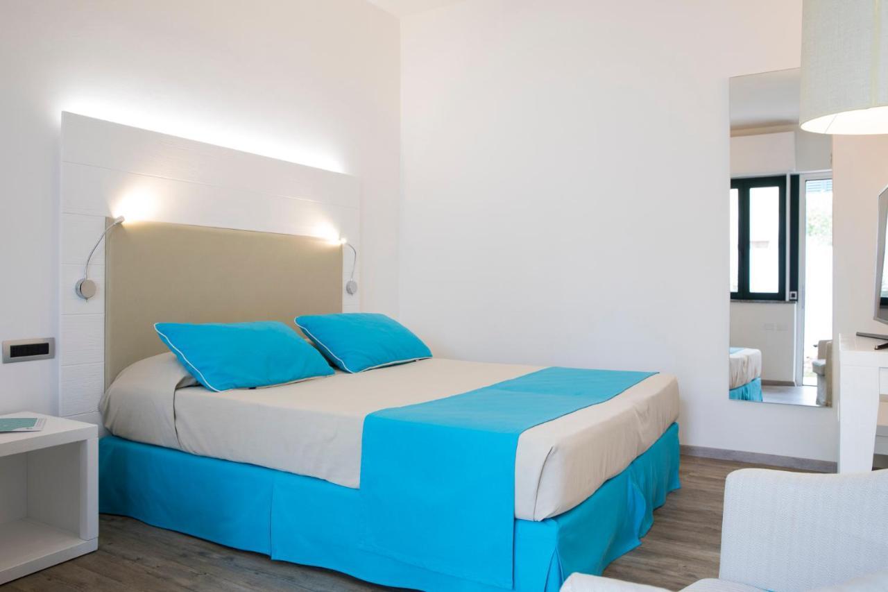 Lu' Hotel Maladroxia SantʼAntìoco 外观 照片