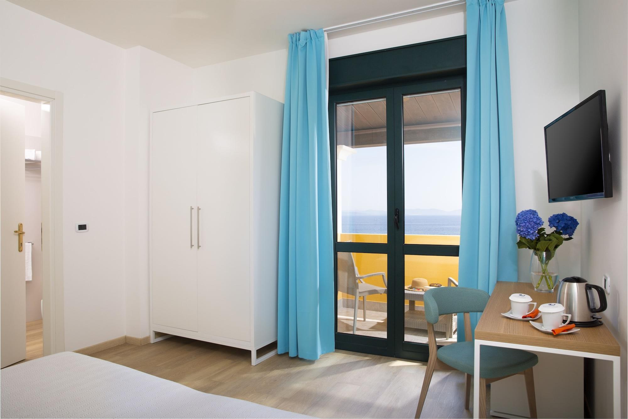 Lu' Hotel Maladroxia SantʼAntìoco 外观 照片