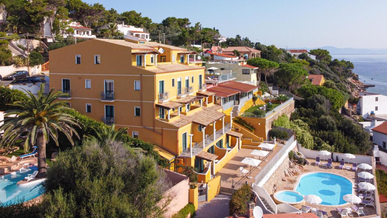 Lu' Hotel Maladroxia SantʼAntìoco 外观 照片